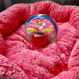 White Daisy🌸in Red Pot Solar Toy Flower